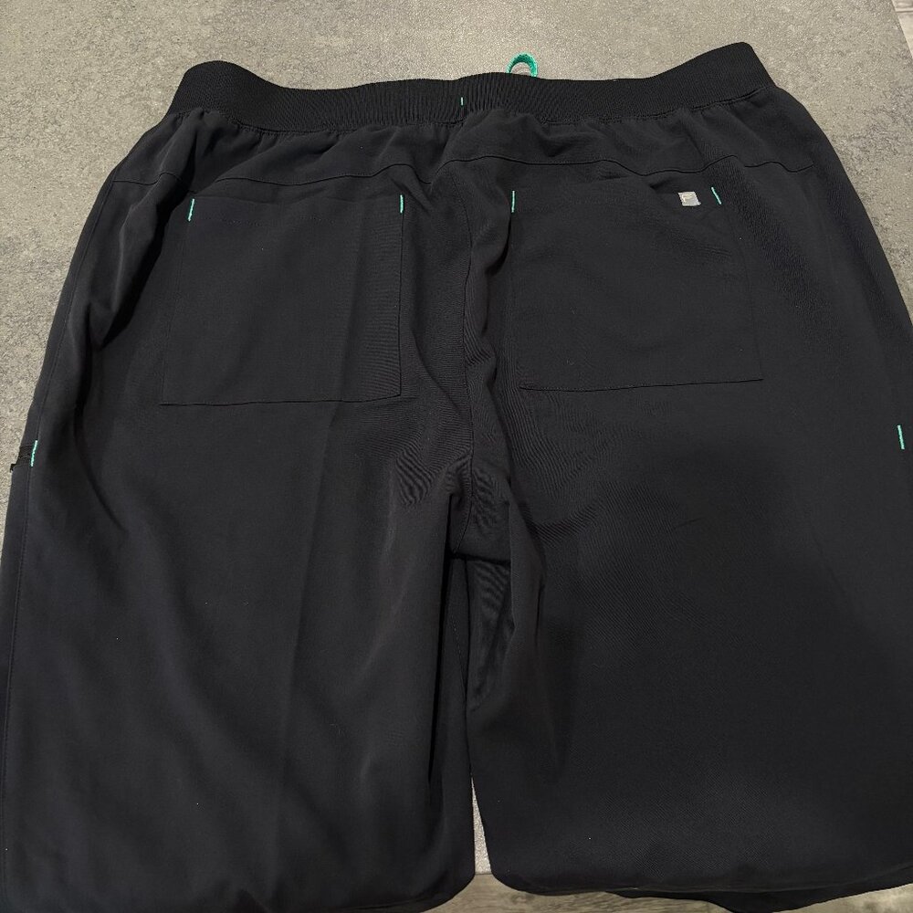 On-Call Scrub Jogger by Fabletics Size XXL/1X - Picture 3 of 4